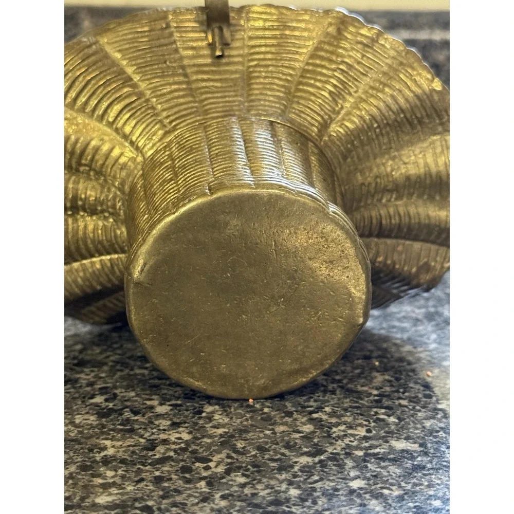Vintage Brass Basket with handle Round‎ Base